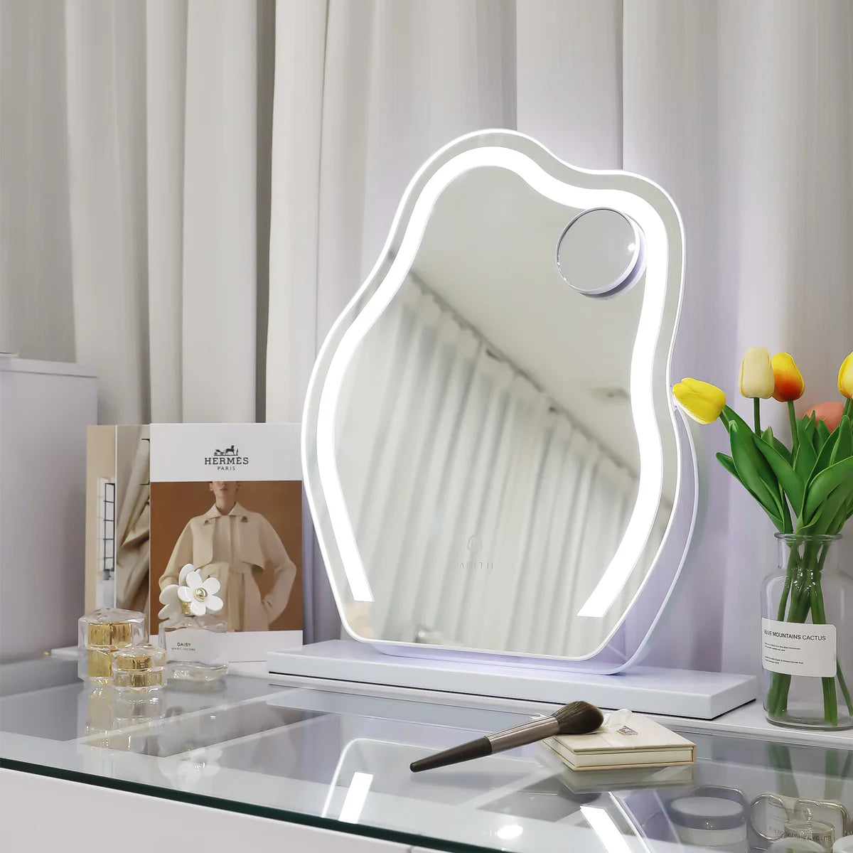 VanitiGlow Cloud – LED Vanity Mirror with Touch Control