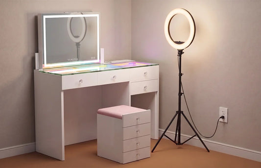 How to Choose the Best Lighting for Your Makeup?