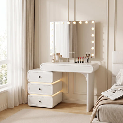VanitiSet Vega | Extendable Vanity Table in High Gloss & 18 Bulb Bluetooth Mirror