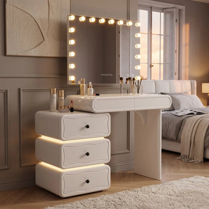 VanitiSet Vega | Extendable Vanity Table in High Gloss & 18 Bulb Bluetooth Mirror
