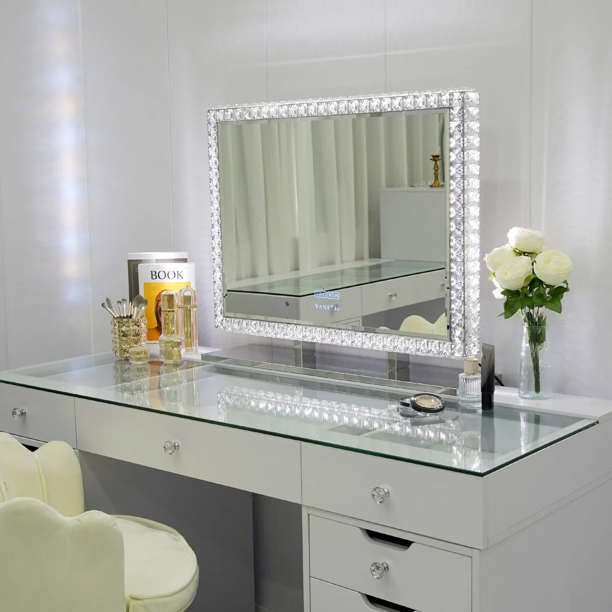 VanitiGlow Gem – Diamond LED Vanity Mirror