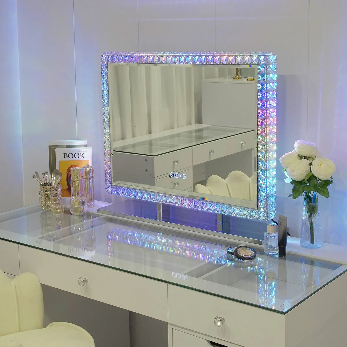 VanitiGlow Gem – Diamond LED Vanity Mirror